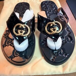 GG Black Patent Thong Sandals with Gold Double G -37